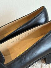 Load image into Gallery viewer, Salvatore Ferragamo - Loafers w Gancini  - Black - 7.5
