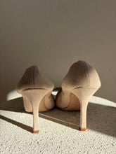 Load image into Gallery viewer, Scanlan Theodore - Bow Pump  95mm- Nude Suede  - 38 - RRP$600
