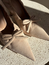 Load image into Gallery viewer, Scanlan Theodore - Bow Pump  95mm- Nude Suede  - 38 - RRP$600
