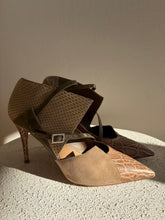 Load image into Gallery viewer, Chloe - Mixed leather Pump - Taupe Suede/Snake - 37
