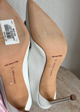 Load image into Gallery viewer, Manolo Blahnik - Panunzia BB Heels - White - 41
