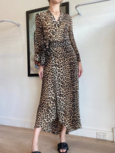 Load image into Gallery viewer, Ganni -Wrap Midi dress - Leopard - 36
