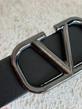Load image into Gallery viewer, Valentino - VLOG Signature Calfskin Belt 40mm - Black - 34 - RRP$900
