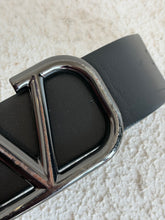 Load image into Gallery viewer, Valentino - VLOG Signature Calfskin Belt 40mm - Black - 34 - RRP$900
