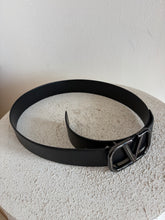 Load image into Gallery viewer, Valentino - VLOG Signature Calfskin Belt 40mm - Black - 34 - RRP$900
