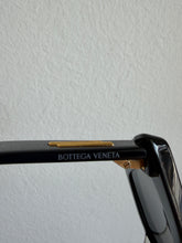 Load image into Gallery viewer, Bottega Veneta - Lunettes De Soleil Cateye Sunglasses - Black - S
