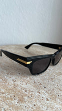 Load image into Gallery viewer, Bottega Veneta - BV 119S Sunglasses - Black - S - RRP$620
