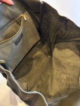 Load image into Gallery viewer, YSL - Le 5 à 7 Bea Tote - Olive Green Leather - M - RRP$5,805 - NEW
