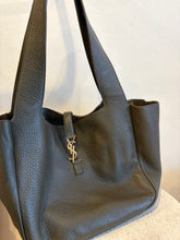 Load image into Gallery viewer, YSL - Le 5 à 7 Bea Tote - Olive Green Leather - M - RRP$5,805 - NEW
