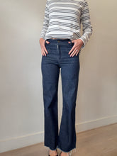 Load image into Gallery viewer, White Story - Frayed Hem Jeans - Denim - 10

