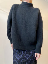Load image into Gallery viewer, Jac &amp; Jack - Wool/Yak Blend Oversized Jumper - Black - S
