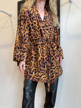 Load image into Gallery viewer, The Upside - Silk/Cotton Robe w belt- Leopard print - 1
