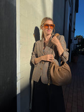 Load image into Gallery viewer, Pared x Bec &amp; Bridge  - Big Mumma Sunglasses - Caramel - RRP$260
