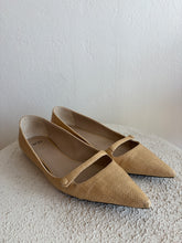 Load image into Gallery viewer, No 21 - Raffia Fabric Pointy Flats - Tan - 39.5 - As Is
