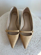 Load image into Gallery viewer, No 21 - Raffia Fabric Pointy Flats - Tan - 39.5 - As Is
