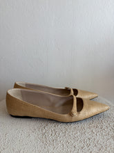Load image into Gallery viewer, No 21 - Raffia Fabric Pointy Flats - Tan - 39.5 - As Is
