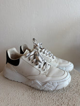 Load image into Gallery viewer, Alexander McQueen - Court Trainer Sneakers - White/Black Tab- 40 - rrp$740
