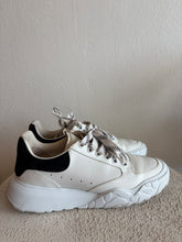 Load image into Gallery viewer, Alexander McQueen - Court Trainer Sneakers - White/Black Tab- 40 - rrp$740
