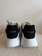 Load image into Gallery viewer, Alexander McQueen - Court Trainer Sneakers - White/Black Tab- 40 - rrp$740
