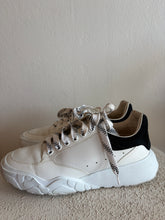 Load image into Gallery viewer, Alexander McQueen - Court Trainer Sneakers - White/Black Tab- 40 - rrp$740
