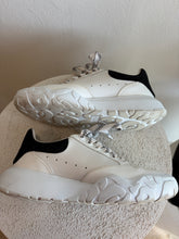 Load image into Gallery viewer, Alexander McQueen - Court Trainer Sneakers - White/Black Tab- 40 - rrp$740
