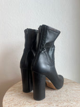 Load image into Gallery viewer, Scanlan Theodore - Leather Ankle Boots - Black - 39
