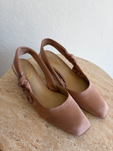 Load image into Gallery viewer, Sam Edelman - Meredith Praline Satin Pump - Pink - 6
