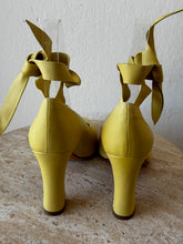 Load image into Gallery viewer, Maryam Nassir Zadeh - Bertpand Pump Heels - Yellow - 38.5
