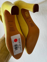 Load image into Gallery viewer, Maryam Nassir Zadeh - Bertpand Pump Heels - Yellow - 38.5

