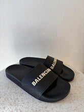 Load image into Gallery viewer, Balenciaga - Pool Slides - Black - 39 - rrp$650
