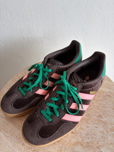 Load image into Gallery viewer, Adidas - Gazelle Velvet Sneaker - Brown - US8
