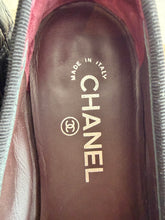 Load image into Gallery viewer, Chanel - Quilted Calfskin Ballet Flats - Black - 40c - RRP $1700
