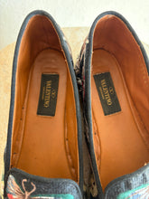 Load image into Gallery viewer, Valentino - Fabric Floral Butterfly Espadrilles - Black - 37 - w box
