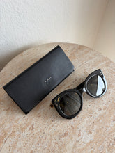 Load image into Gallery viewer, Fendi - FF0265/S Peekaboo Sunglasses - Black/Gold
