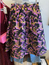 Load image into Gallery viewer, Baum und Pferdgarten - Metallic Abstract Full Skirt - Black/Pink - 40
