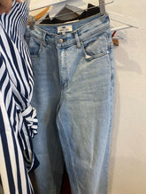 Load image into Gallery viewer, Sneaky Link - Wide Leg Jeans - Light Denim - 26
