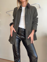 Load image into Gallery viewer, Barbour - Classic Waxed Cotton Jacket w Corduroy Collar - Khaki - 12
