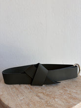 Load image into Gallery viewer, Marni - Thick Leather Knot Belt - Khaki - 75
