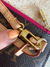 Load image into Gallery viewer, Louis Vuitton - Neverfull Wristlet Clutch w Pivione Interior - Brown Monogram - S
