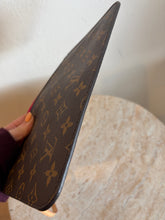 Load image into Gallery viewer, Louis Vuitton - Neverfull Wristlet Clutch w Pivione Interior - Brown Monogram - S
