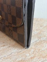 Load image into Gallery viewer, Louis Vuitton - Emilie Wallet - Damier Eban Coated Brown - S - RRP$945
