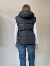Load image into Gallery viewer, Viktoria &amp; Woods - Morpheus Puffer Vest  - Black - 00
