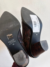 Load image into Gallery viewer, Estilo Emporio - Mid Heel Point toe Leather Ankle Boots - Brown SnakePrint - 40
