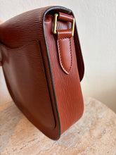 Load image into Gallery viewer, Vintage Louis Vuitton - St Cloud PM Bag - Tan Epi Leather -S
