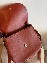 Load image into Gallery viewer, Vintage Louis Vuitton - St Cloud PM Bag - Tan Epi Leather -S
