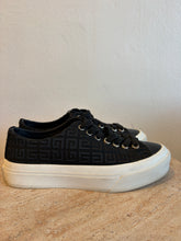 Load image into Gallery viewer, Givenchy - City Low Canvas Sneaker - Black - 36 - rrp$878
