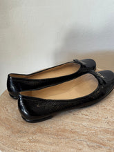 Load image into Gallery viewer, Prada - Patent Leather Ballet Flats - Black - 38.5
