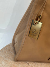 Load image into Gallery viewer, Vintage Gucci - Leather Shoulder Bag - Tan - S
