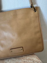 Load image into Gallery viewer, Vintage Gucci - Leather Shoulder Bag - Tan - S
