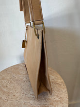 Load image into Gallery viewer, Vintage Gucci - Leather Shoulder Bag - Tan - S
